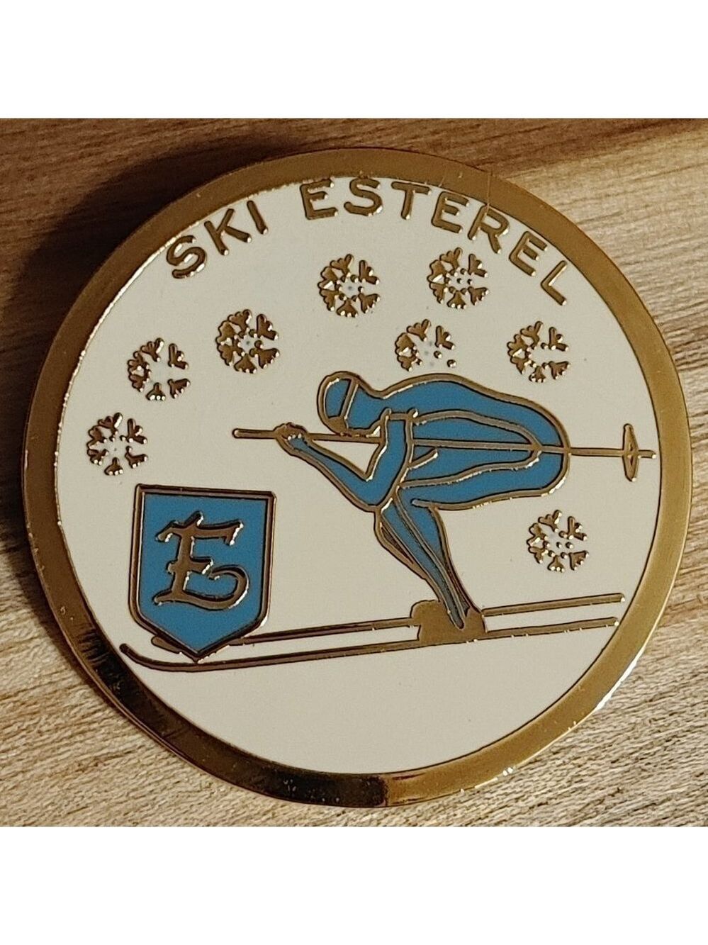 LARGE Vintage SKI ESTEREL Pin Laurentian Mountains Quebec